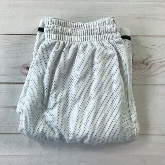 Nike Men Medium White Dry Classic Basketball Shorts - Picture 14 of 14